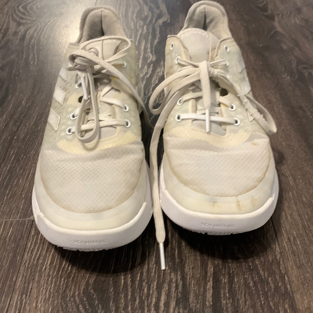 Volleyball shoes